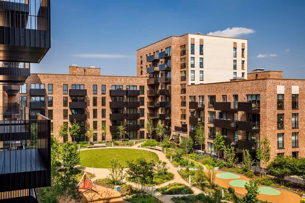 Coronation Square, 118 Oliver Road, London, E10 5UJ, photo 3