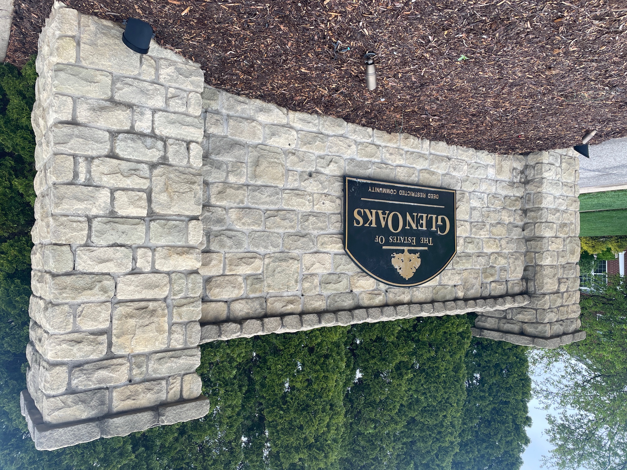 GlenOaks North Entrance