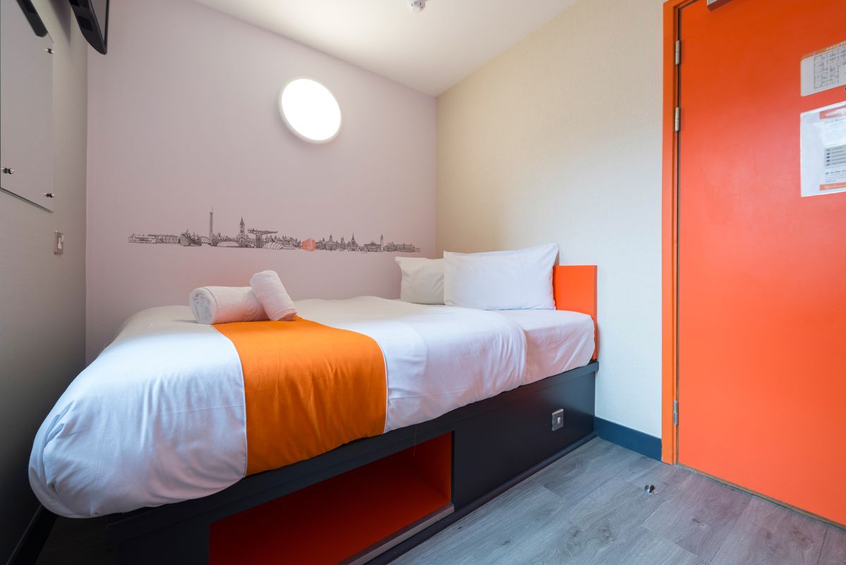 easyHotel Glasgow City Centre Book Direct £⬇️ easyHotel easyHotel