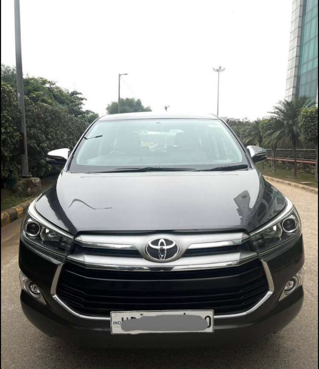 Main Ad Image: Toyota Innova Crysta 2019