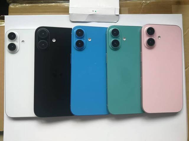 Main Ad Image: Brand new iphone shop in chattarpur