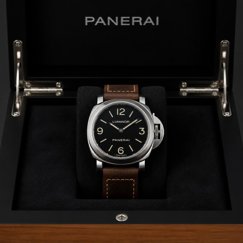 Panerai Luminor Base