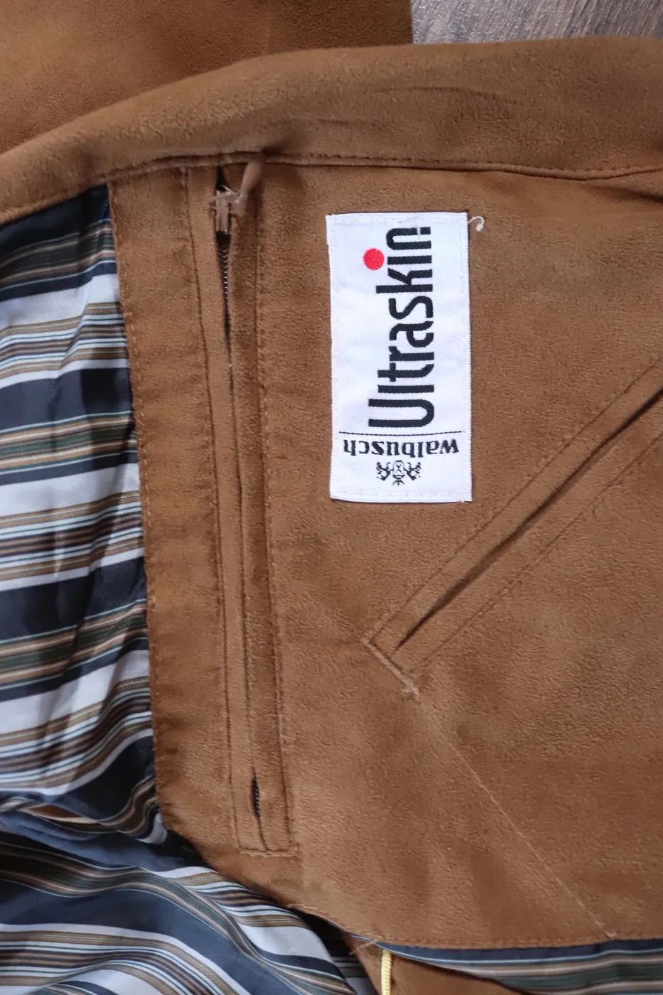 سترة UltrasKin لون جوزي - صورة 4