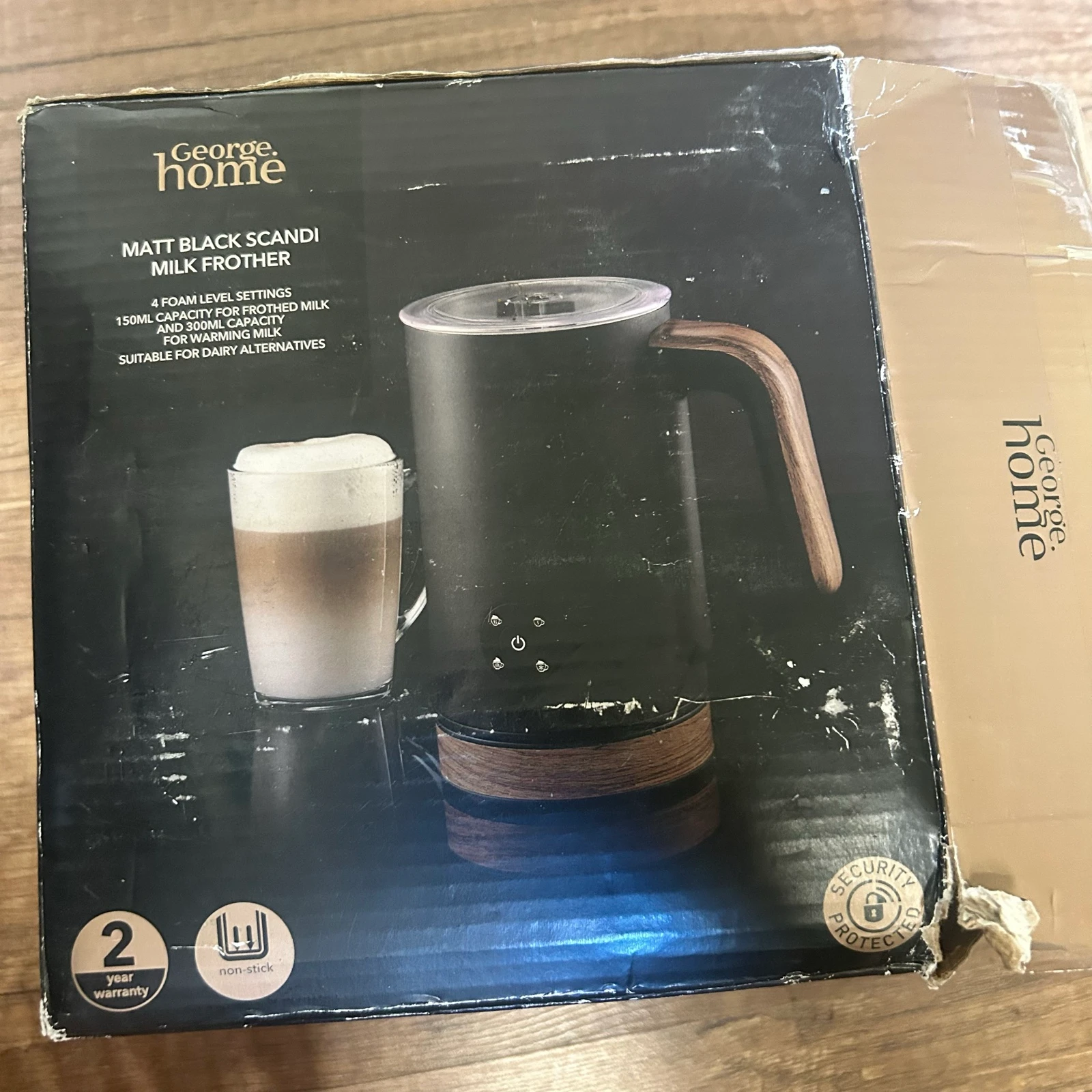 George. home Matt Black Scandi Milk Frother | جورج هوم جهاز رغوة الحليب سكاند...