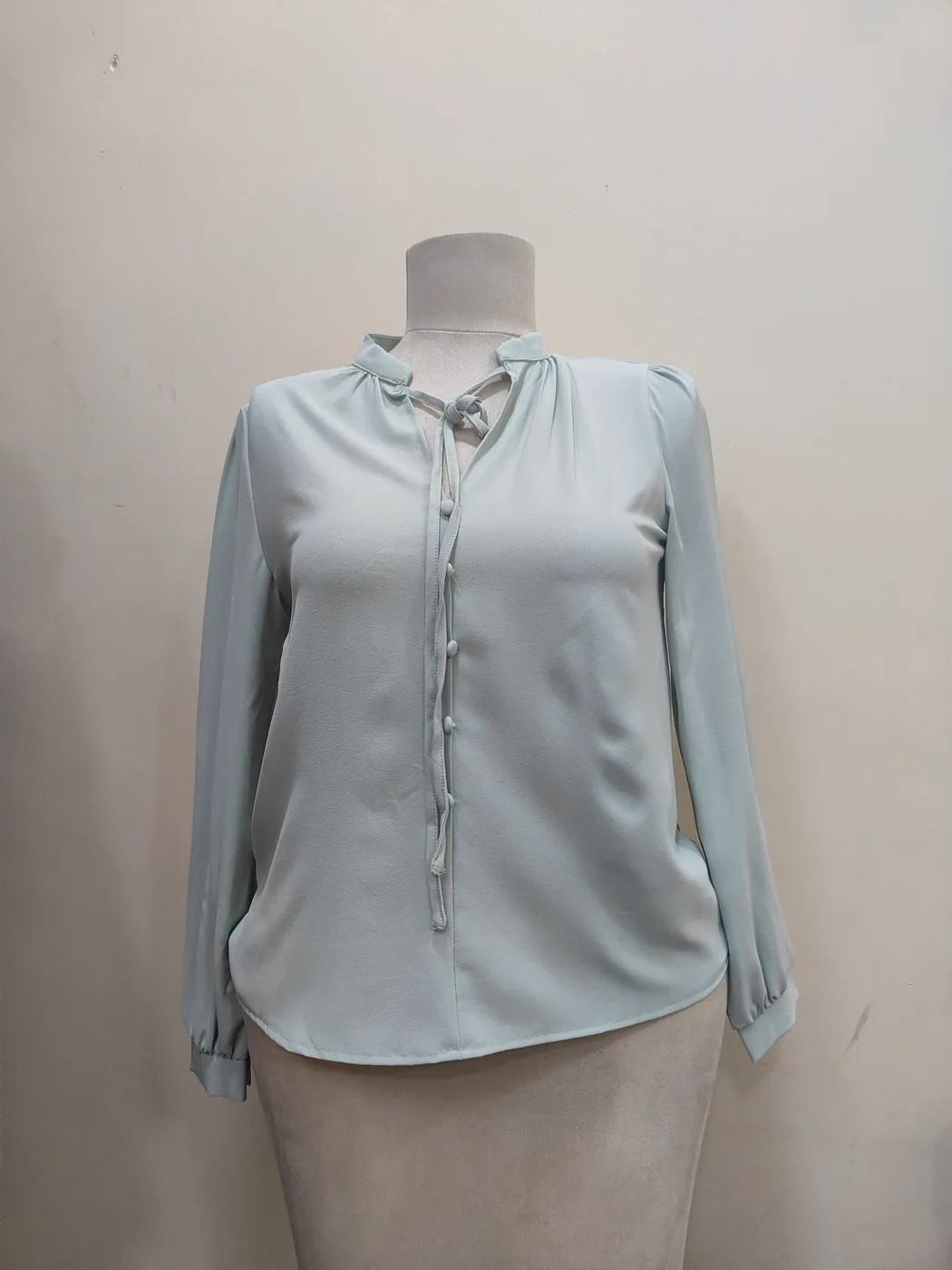 بلوزة نسائية لون أزرق فاتح | Women's Light Blue Blouse