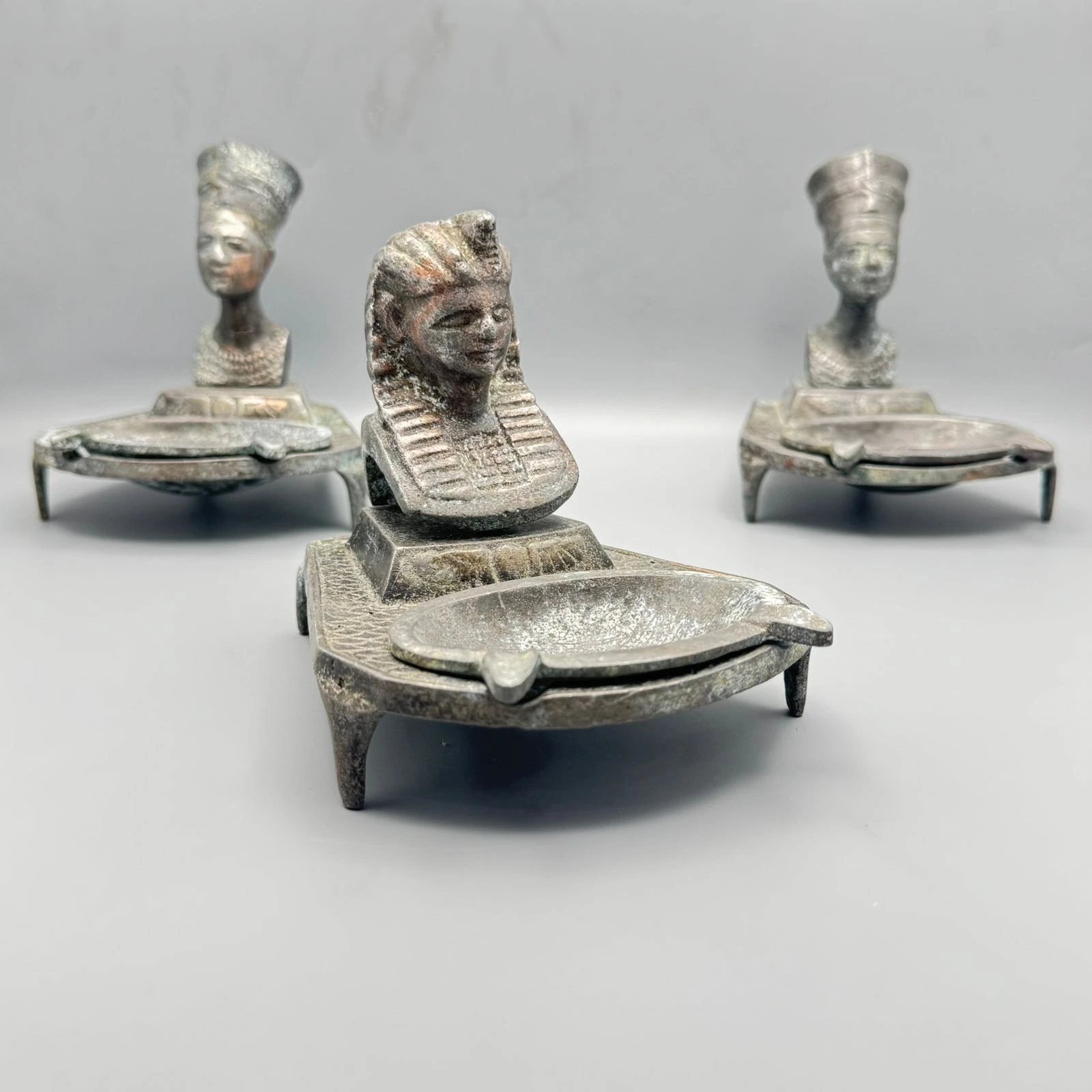 منفضة سيكار معدنية بتصميم فرعوني (3 قطع) | Pharaoh-themed Metal Ashtray (3 Pcs)