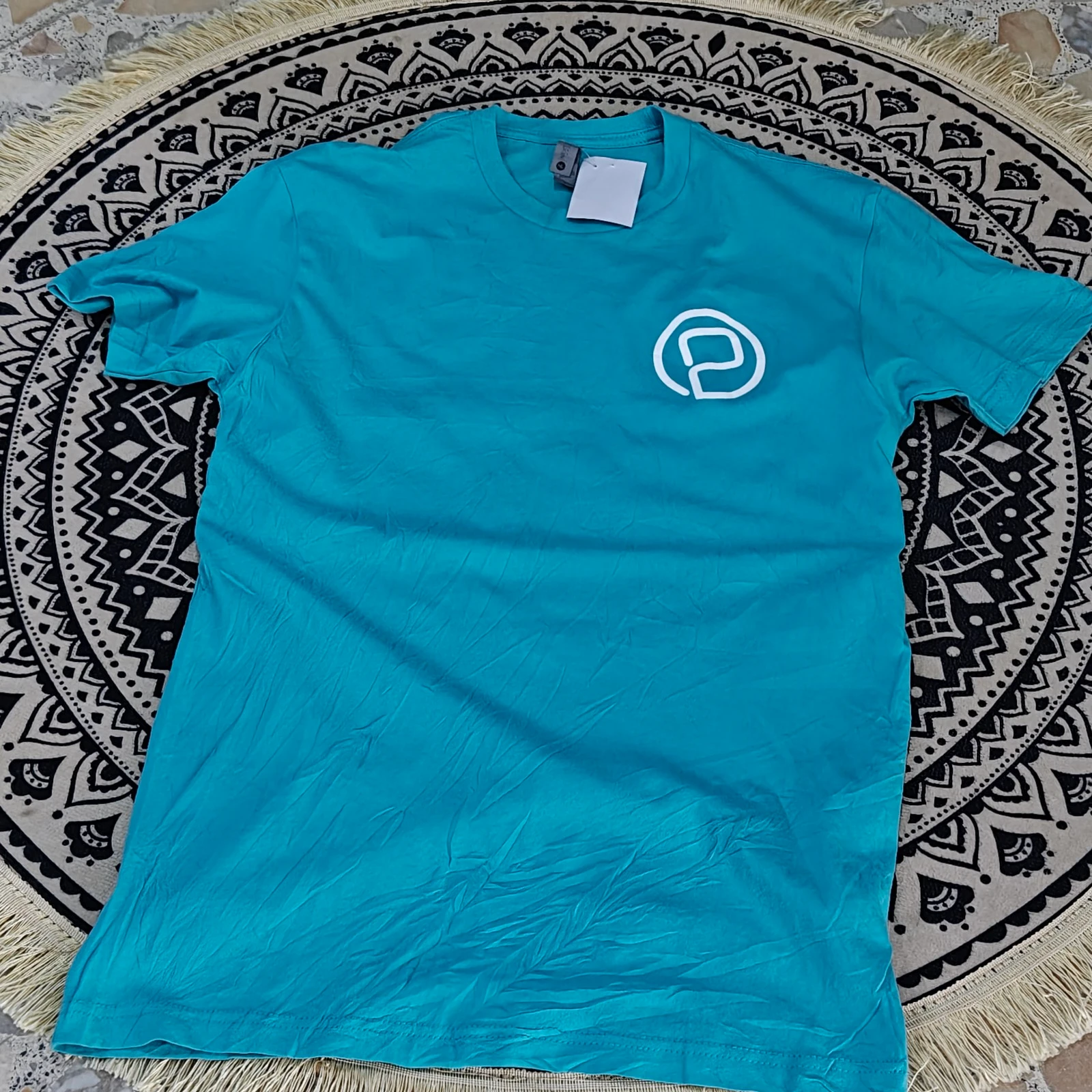 تيشيرت غيلدان أزرق فيروزي بشعار أبيض | Gildan Teal T-Shirt with White Logo