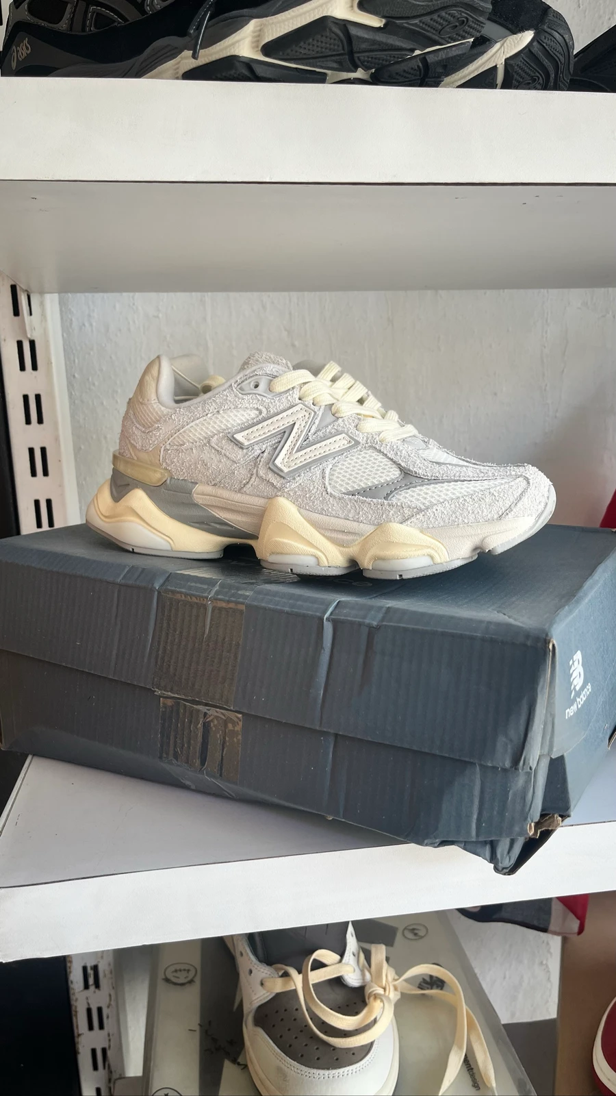 حذاء رياضي نيو بالانس 9060 | New Balance 9060 Sneakers