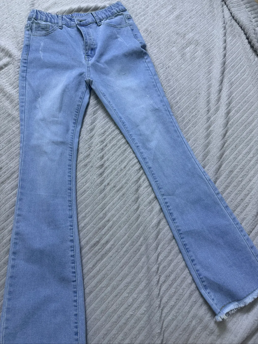 بنطلون جينز أزرق فاتح خصر - صورة 4