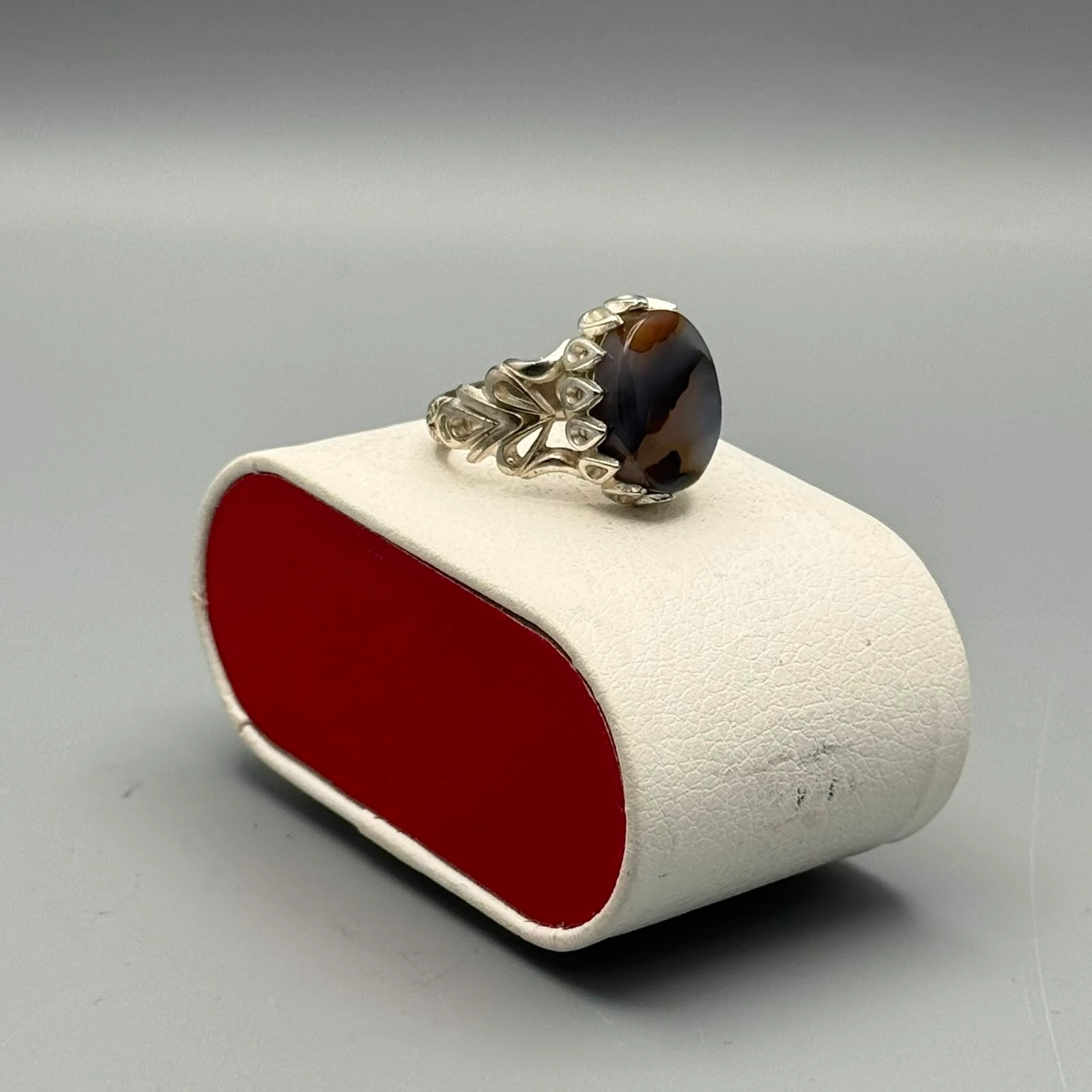 خاتم رجالي بلون فضي مع حجر عقيق يماني | Men's Silver-colored Ring with Yemeni...