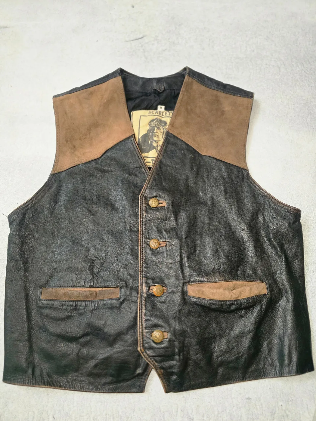 فيست Vintage(( يلك ))جلد رجالي سكارليت قياس M | Scarlett Men's Leather Vest Size M
