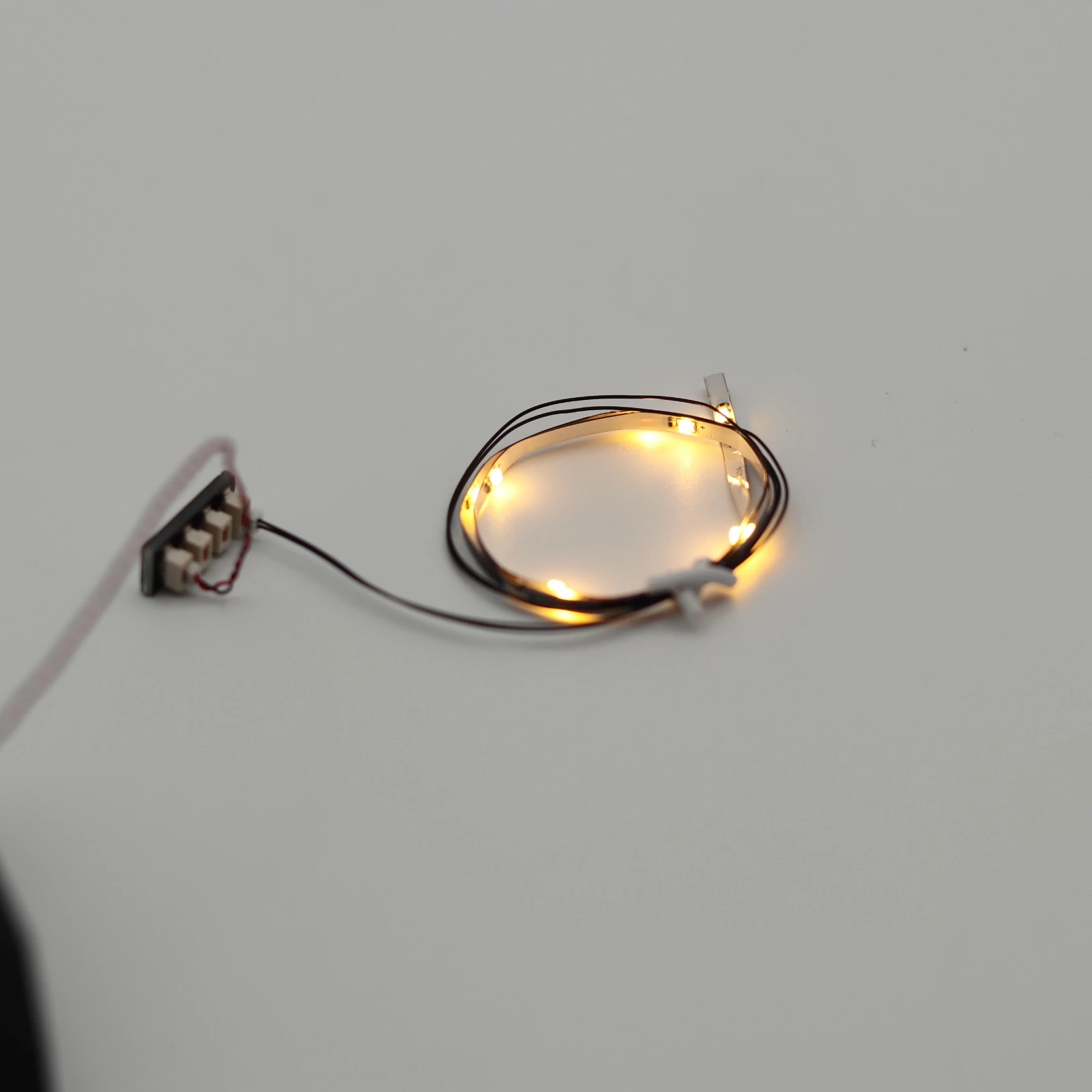 شريط إضاءة LED صغير | Small LED Light Strip