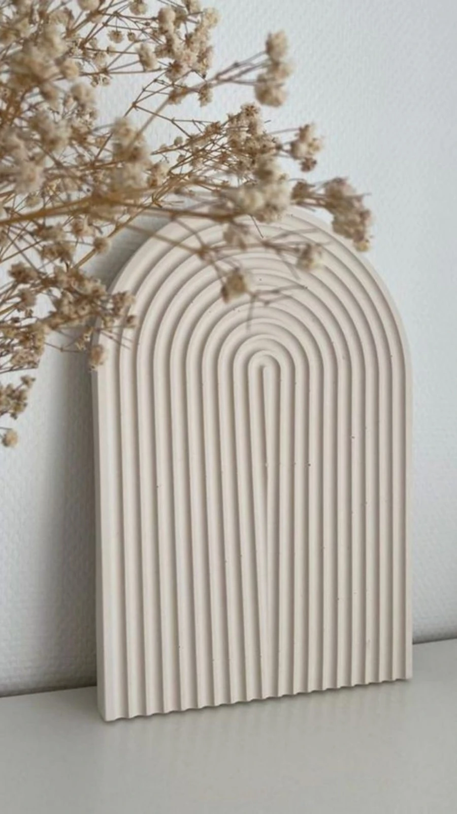 قطعة ديكور مقوسة بتصميم مضلع | Arched Ribbed Decor Piece