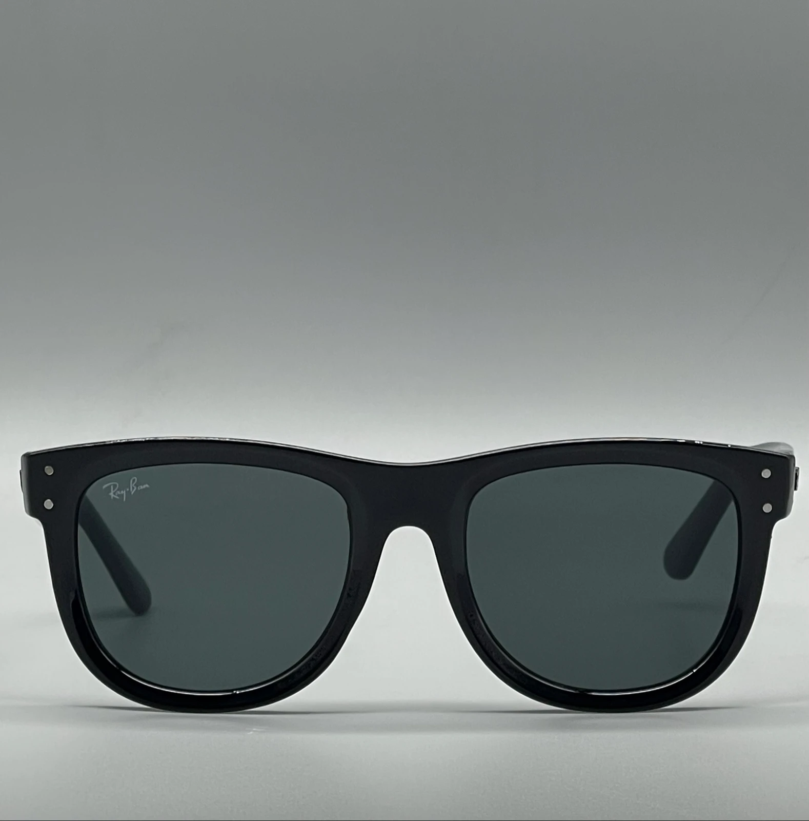نظارة Ray-Ban وكاله