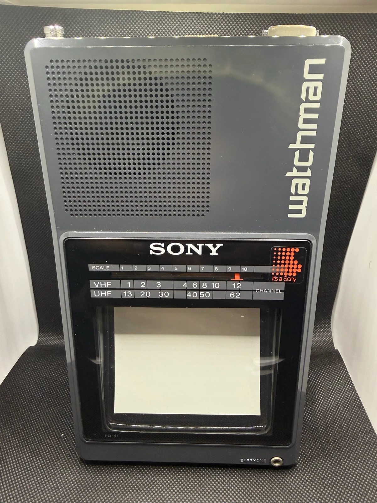 تلفزيون سوني ووتشمان FD-41 محمول | Sony Watchman FD-41 Portable TV
