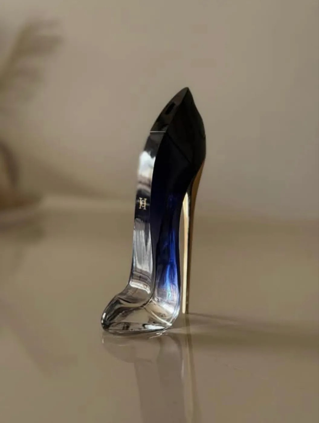 عطر من ماركة Carolina Herrera اصلي 100%