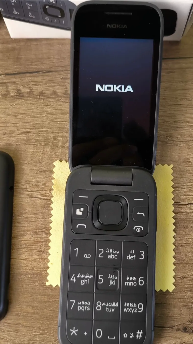 نوكيا 2660 فليب (Nokia 2660 Flip 4G) نظيف جداً مع كافة الأغراض