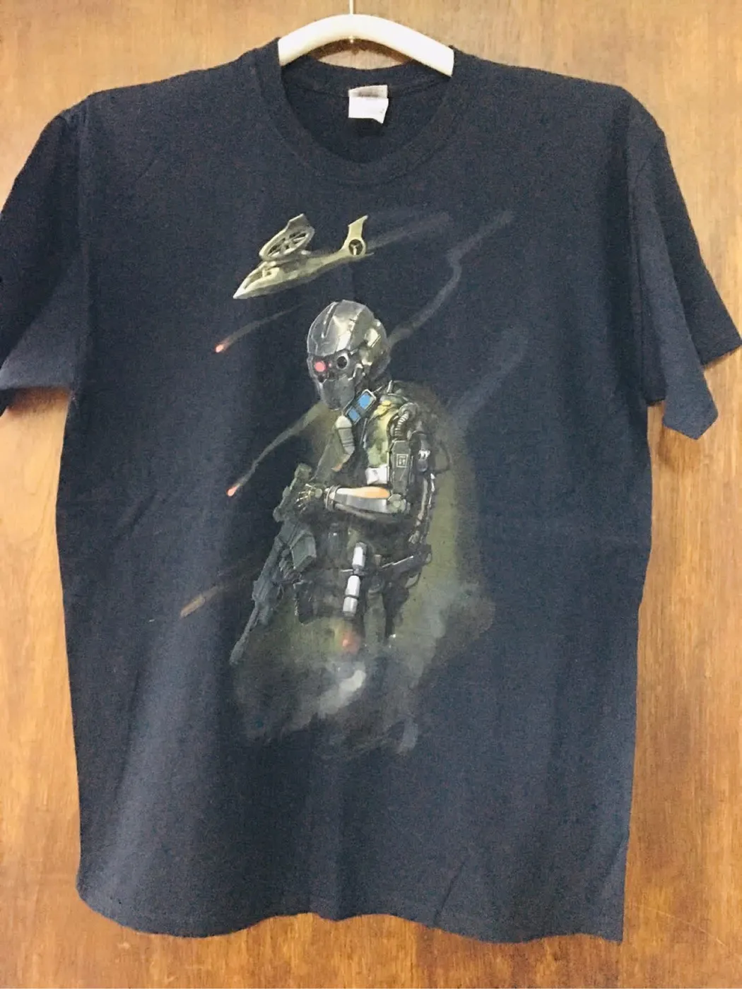 تيشيرت جيلدان أسود بطبعة محارب | Gildan Black T-shirt with Warrior Print