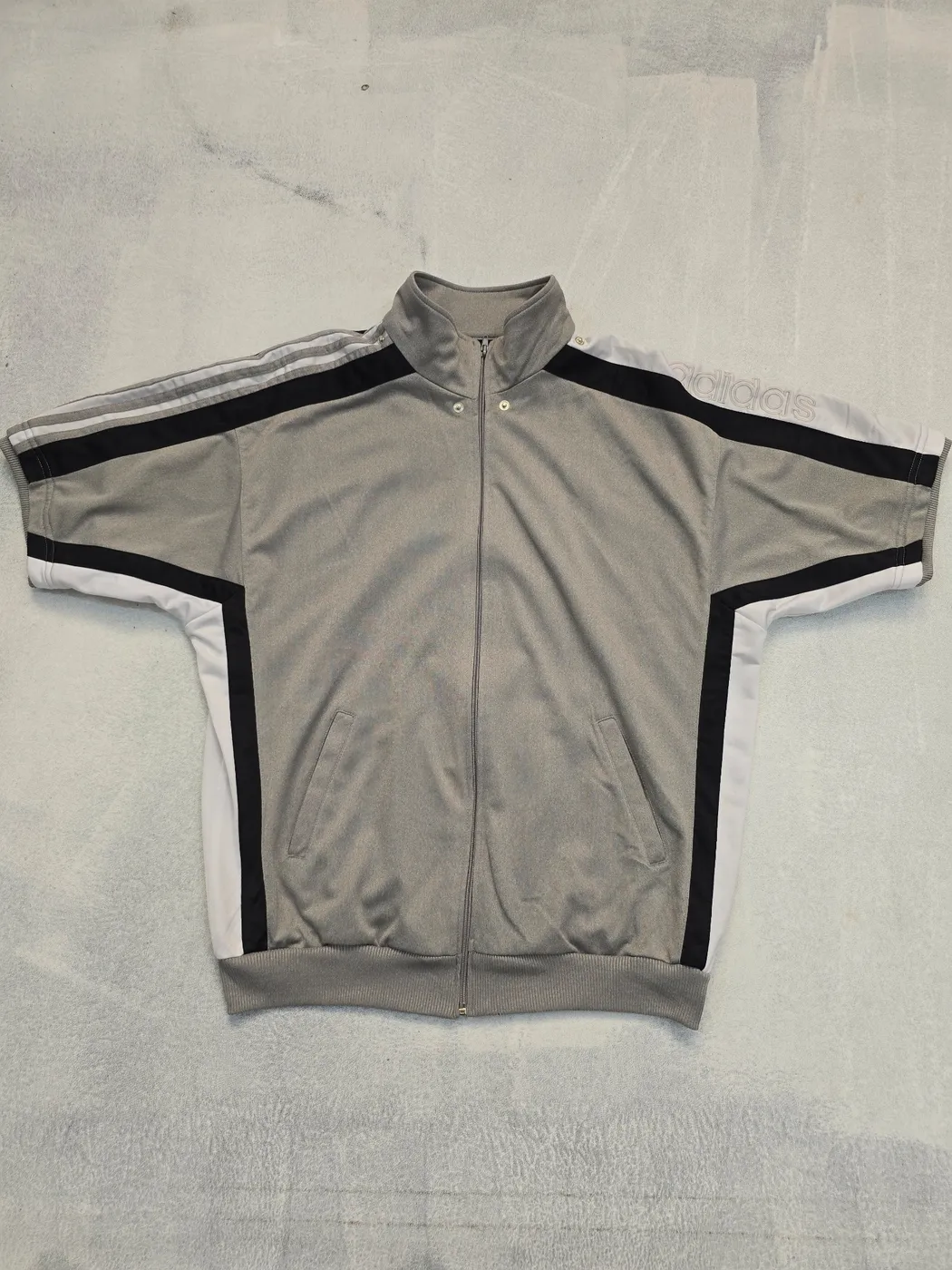 جاكيت أديداس رياضي نص ردن | Adidas Short Sleeve Sport Jacket