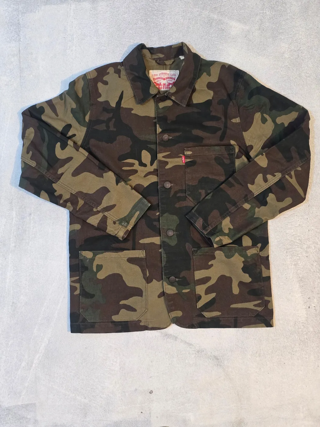 جاكيت مرقط Levis