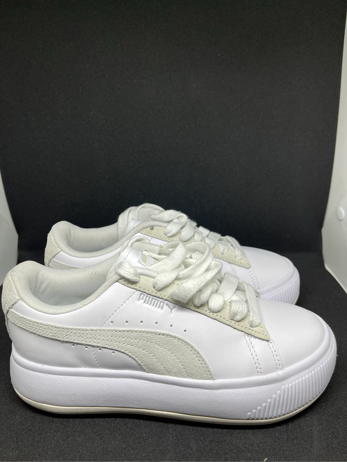 حذاء رياضي بوما وكالةأبيض | White Puma Sneakers