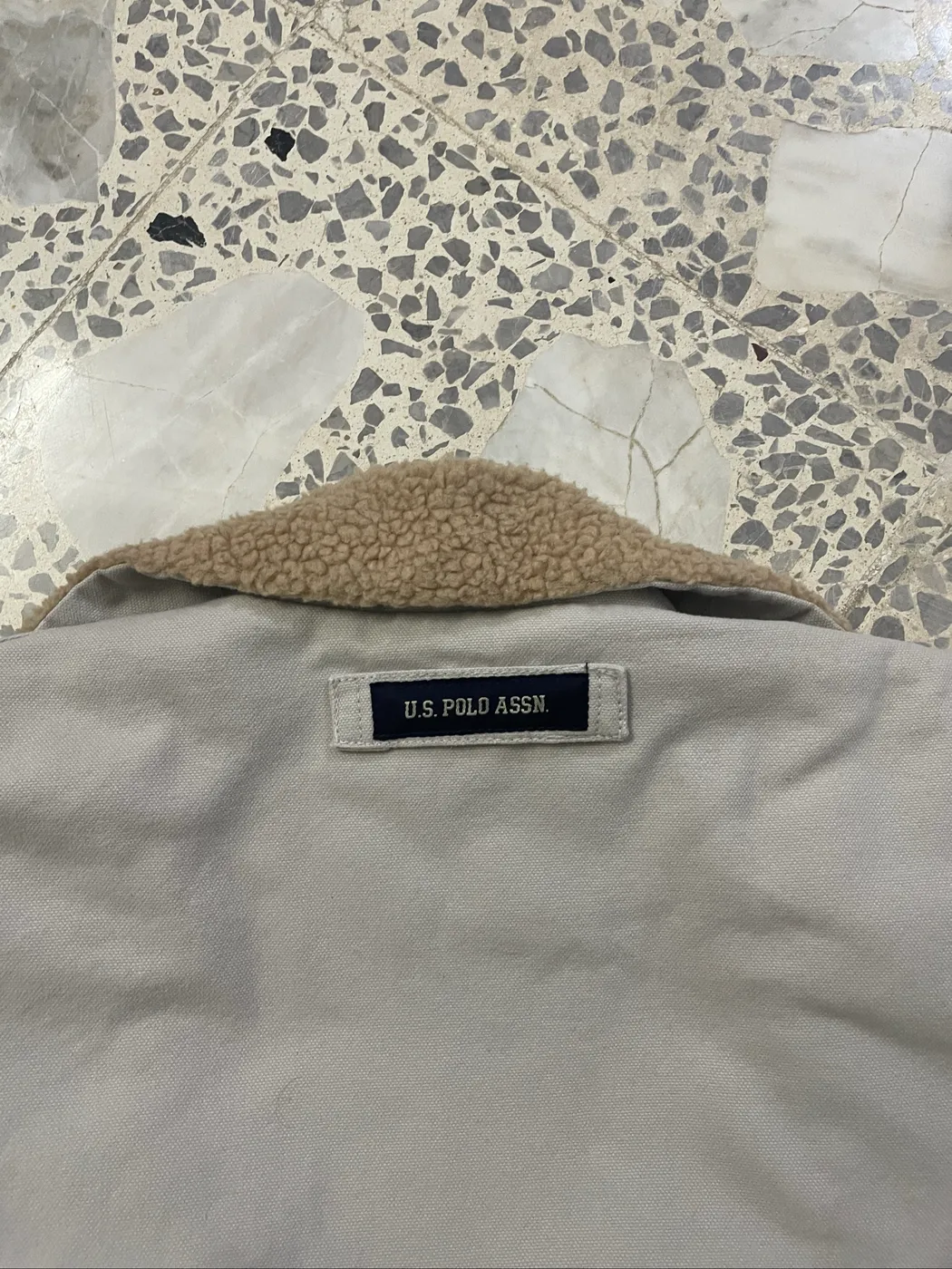 جاكيت أصلي U.S. Polo Assn. فخم بياقة وداخل فرو - صورة 5