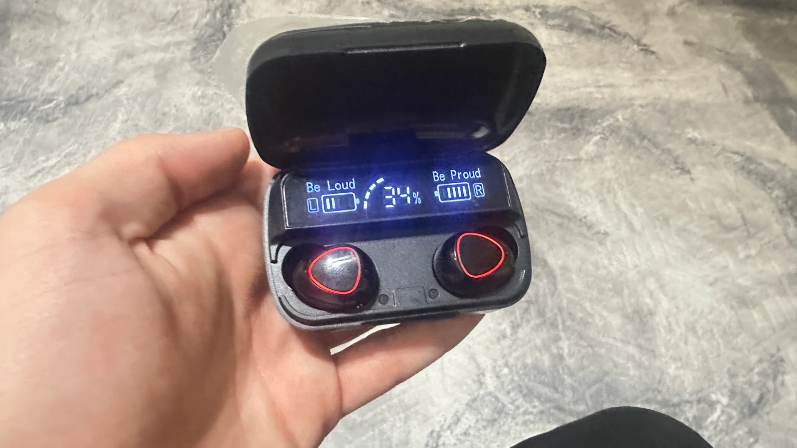 سماعات أذن لاسلكية مع شاشة عرض | Wireless Earbuds with Display