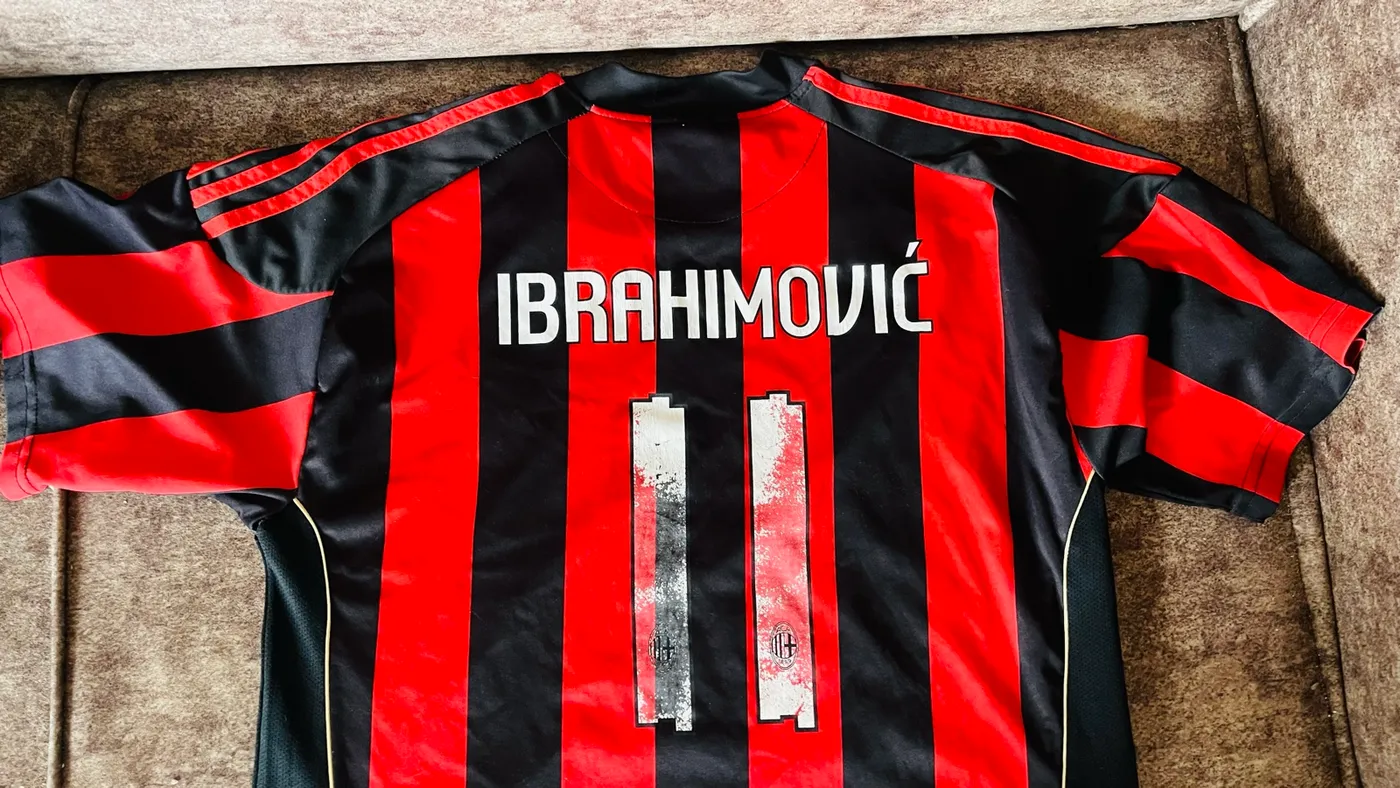 دريس AC MILAN - صورة 4