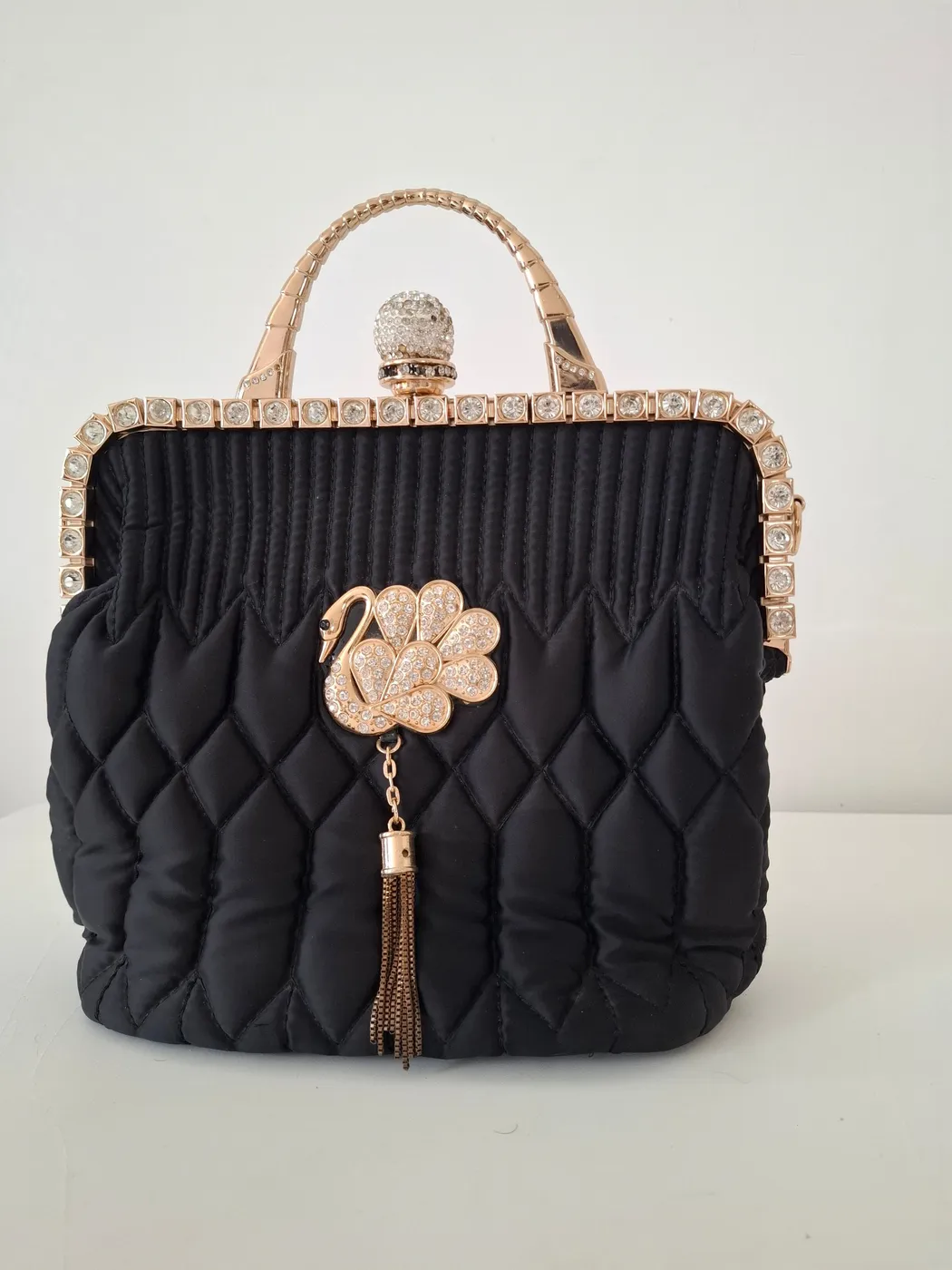 حقيبة يد نسائية لون أسود بتصميم أنيق | Elegant Black Women's Handbag