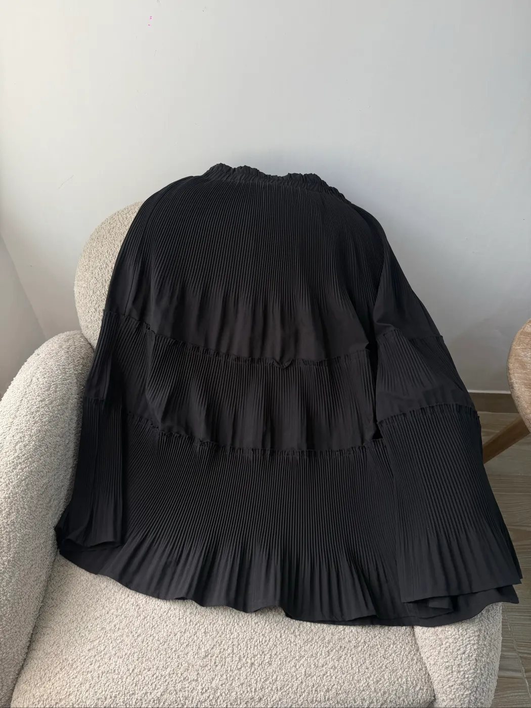 تنورة نسائية سوداء