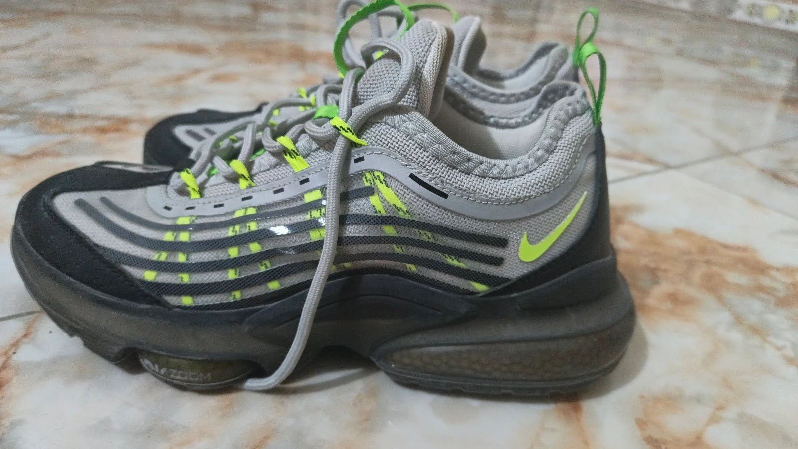 حذاء رياضي نايكي زووم | Nike Zoom Athletic Shoes