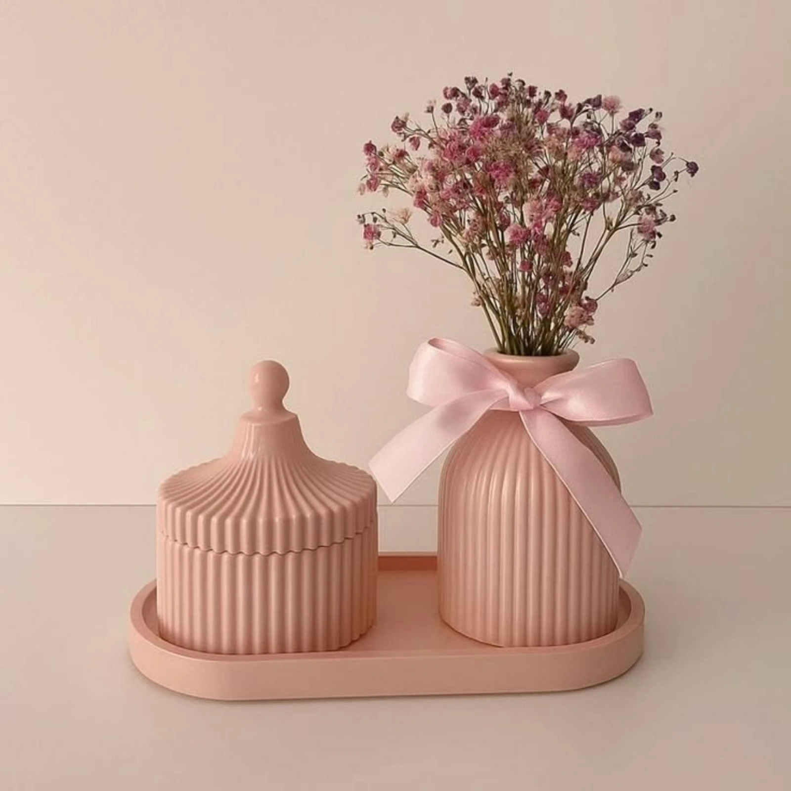 طقم ديكور وردي فاتح مع فازة وعلبة | Light Pink Decorative Set with Vase and Jar