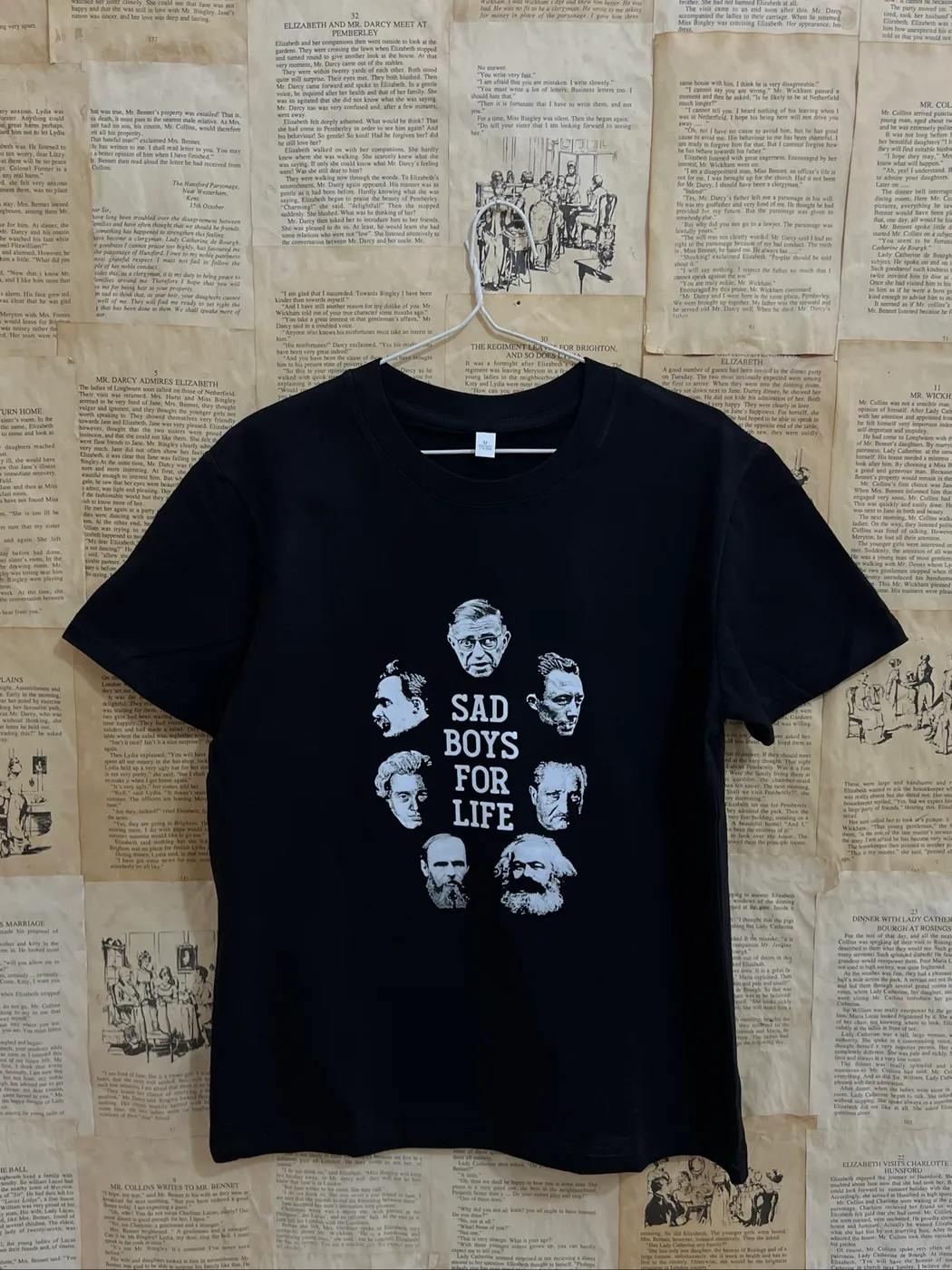 تيشيرت أسود بطبعة 'SAD BOYS FOR LIFE' | Black T-shirt 'SAD BOYS FOR LIFE' Print