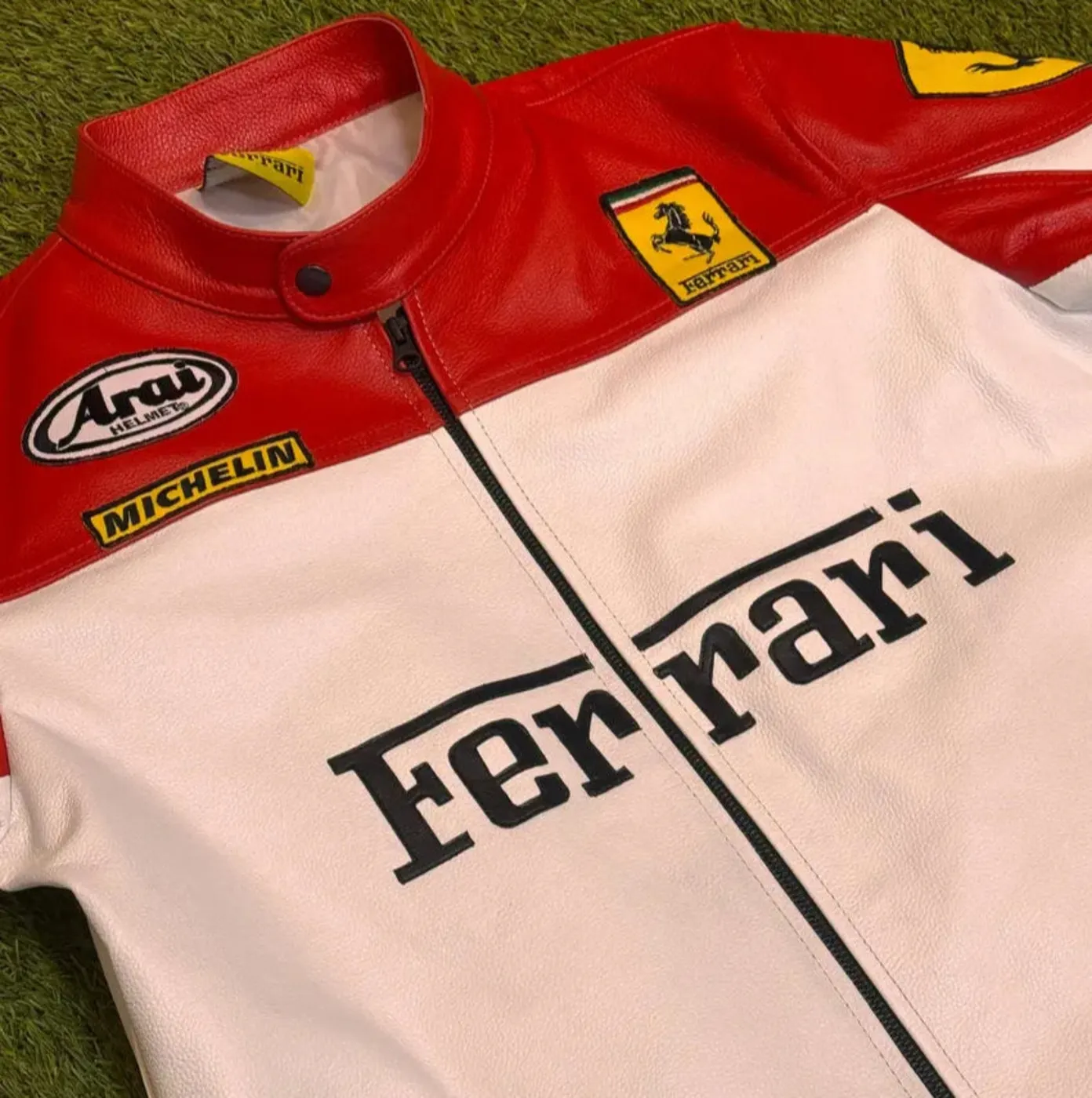 قمصلة جلد Ferrari ابيض - صورة 5