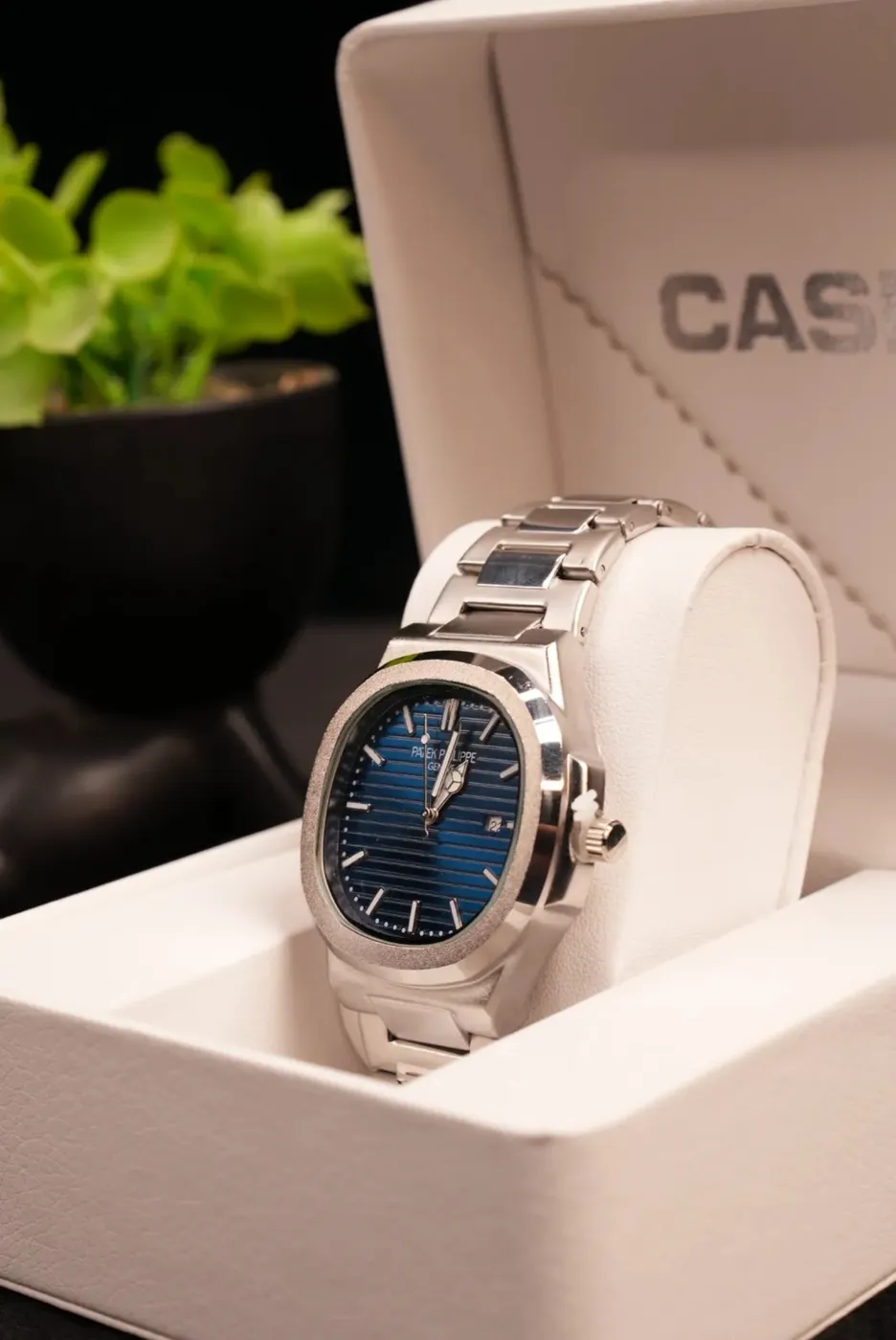 ساعة يد Patek Philippe لون ازرق فضي (كوبي) - صورة 2