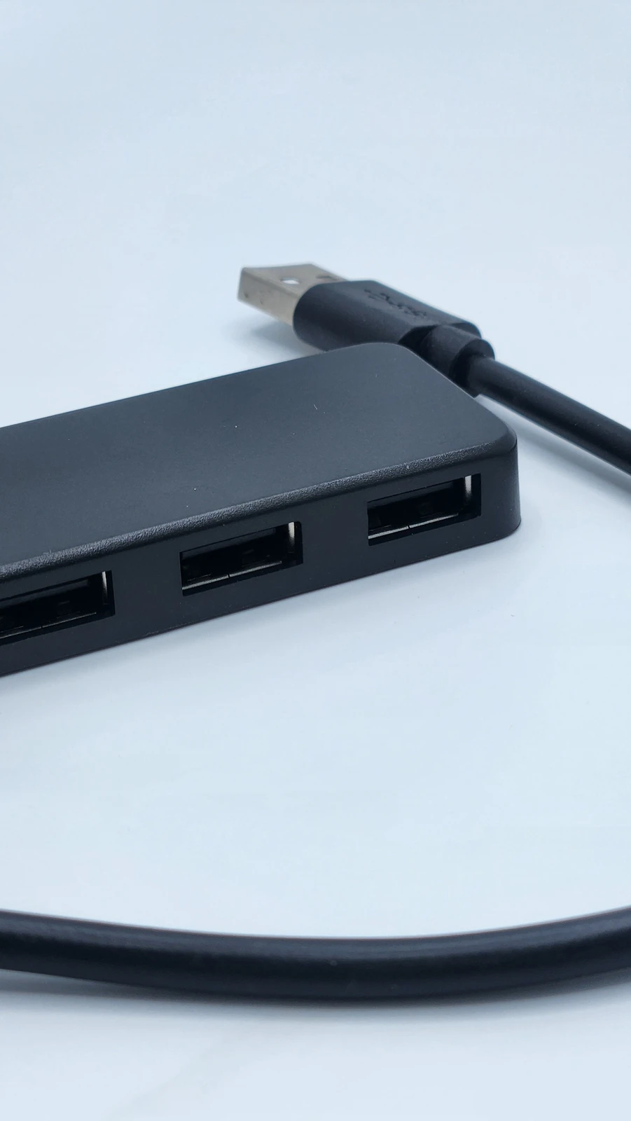 موزع USB أسود 4 منافذ | Black 4-Port USB Hub