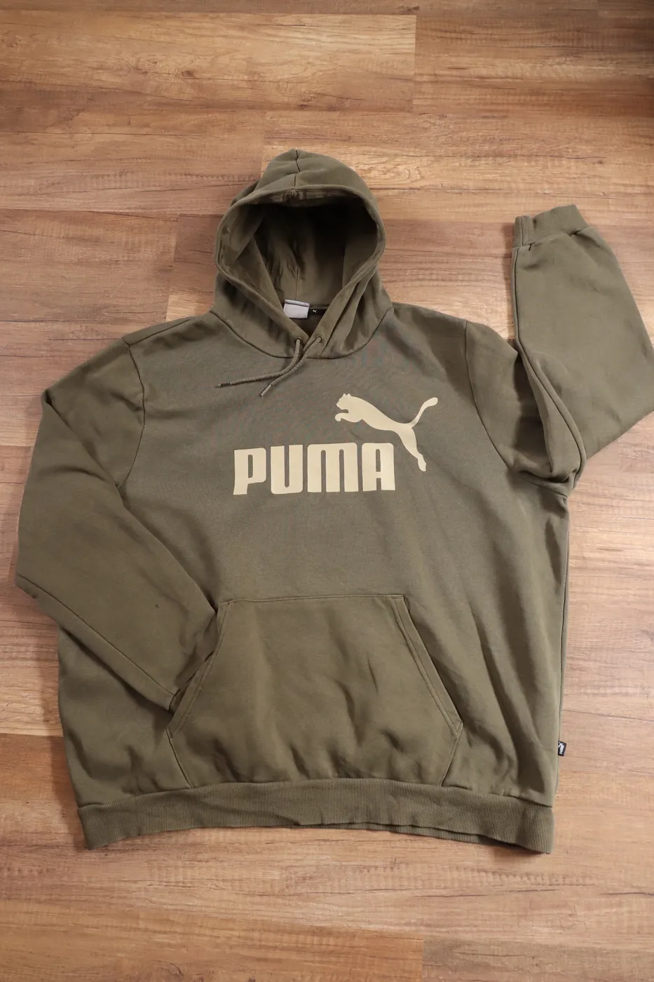 هودي PUMA لون زيتوني