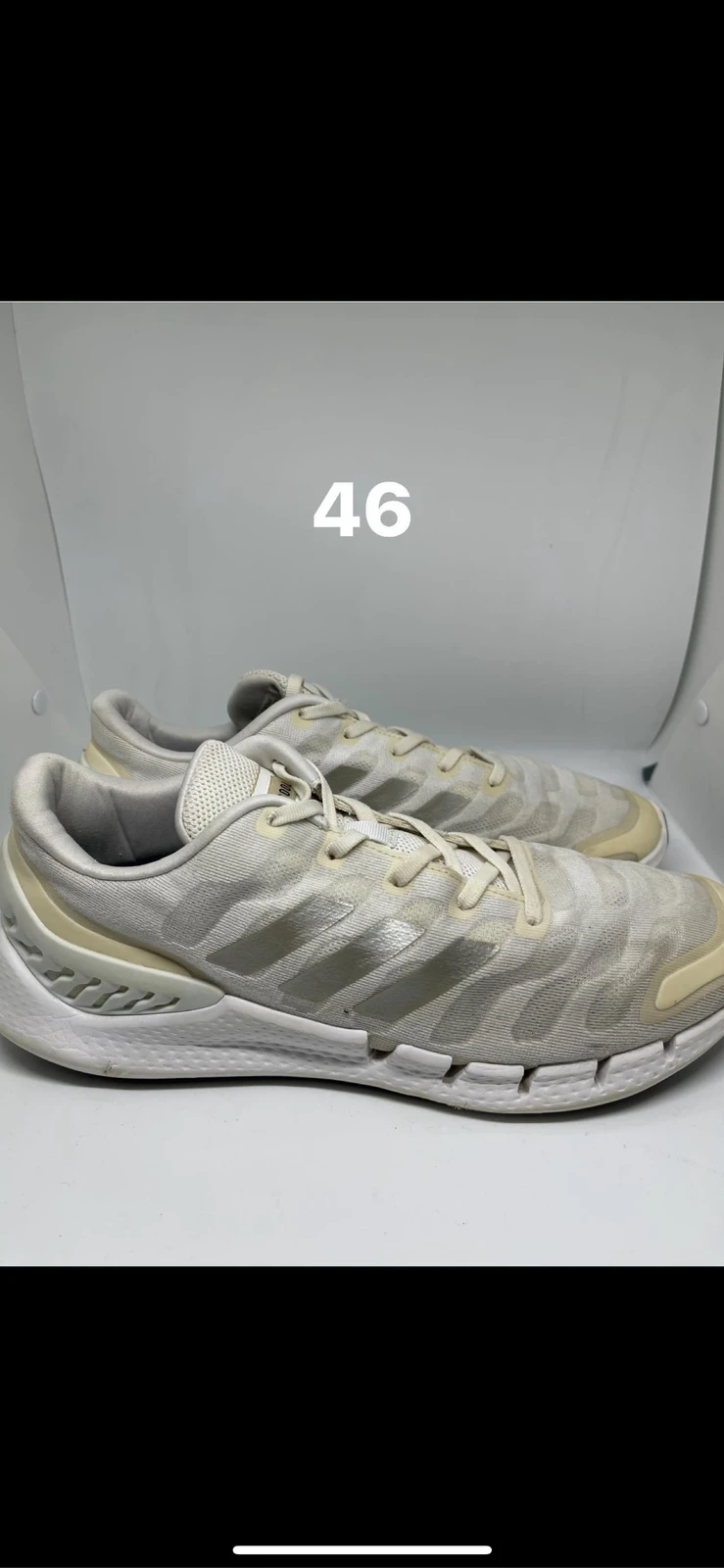 حذاء رياضي أديداس قياس 46