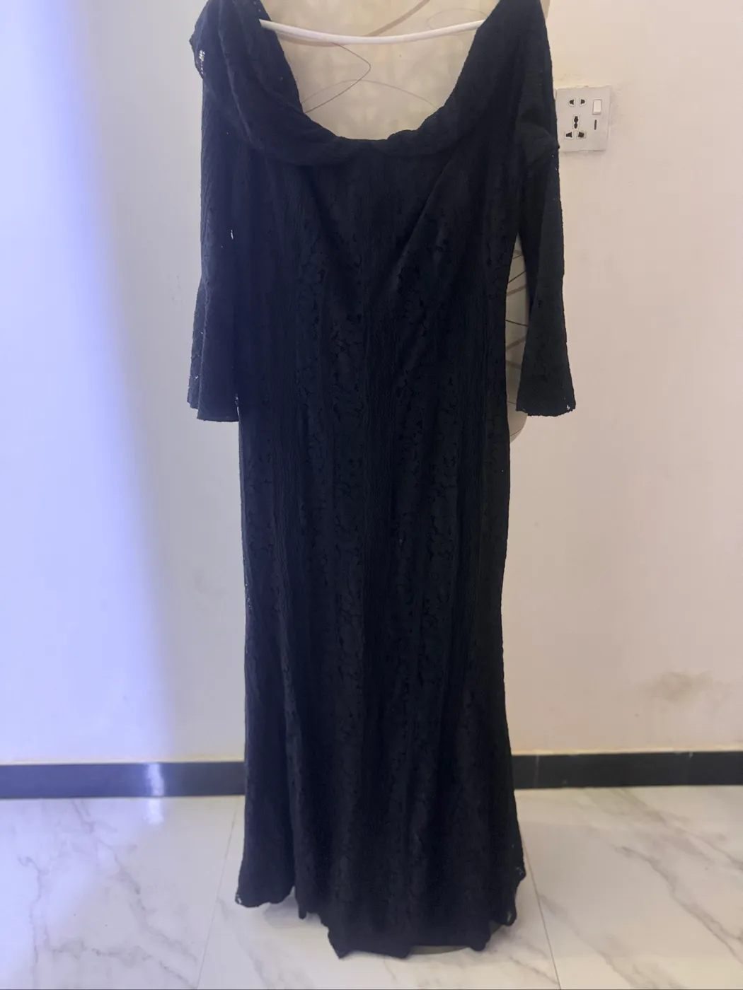 فستان نسائي طويل اسود دانتيل