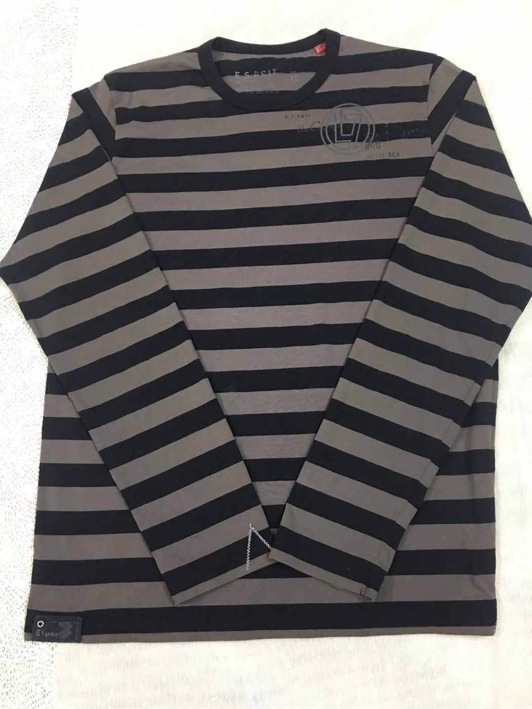 تيشيرت رجالي مخطط بأكمام طويلة من إسبريت | Esprit Men's Striped Long-Sleeve T...