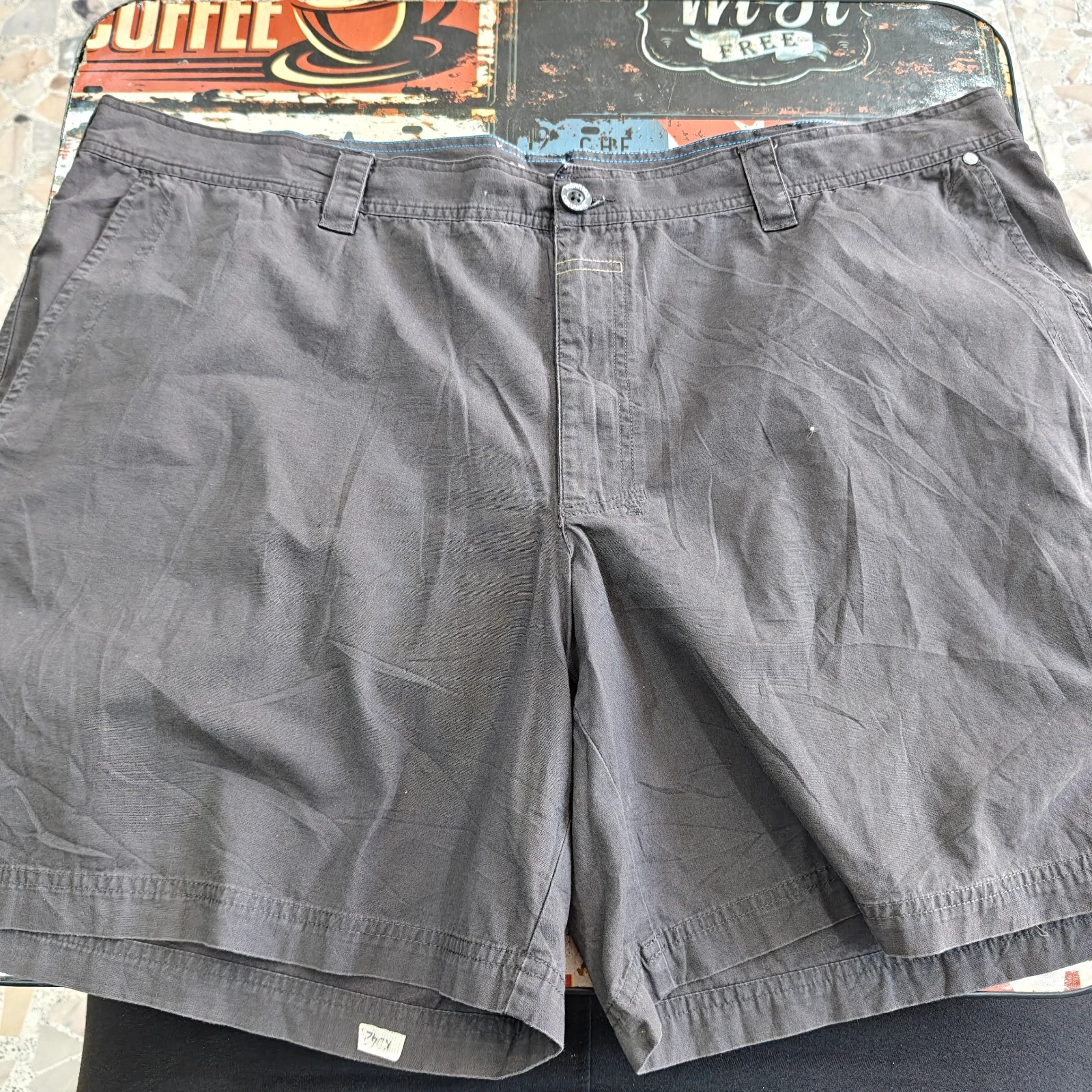 شورت رجالي لون رمادي غامق | Men's Dark Grey Shorts