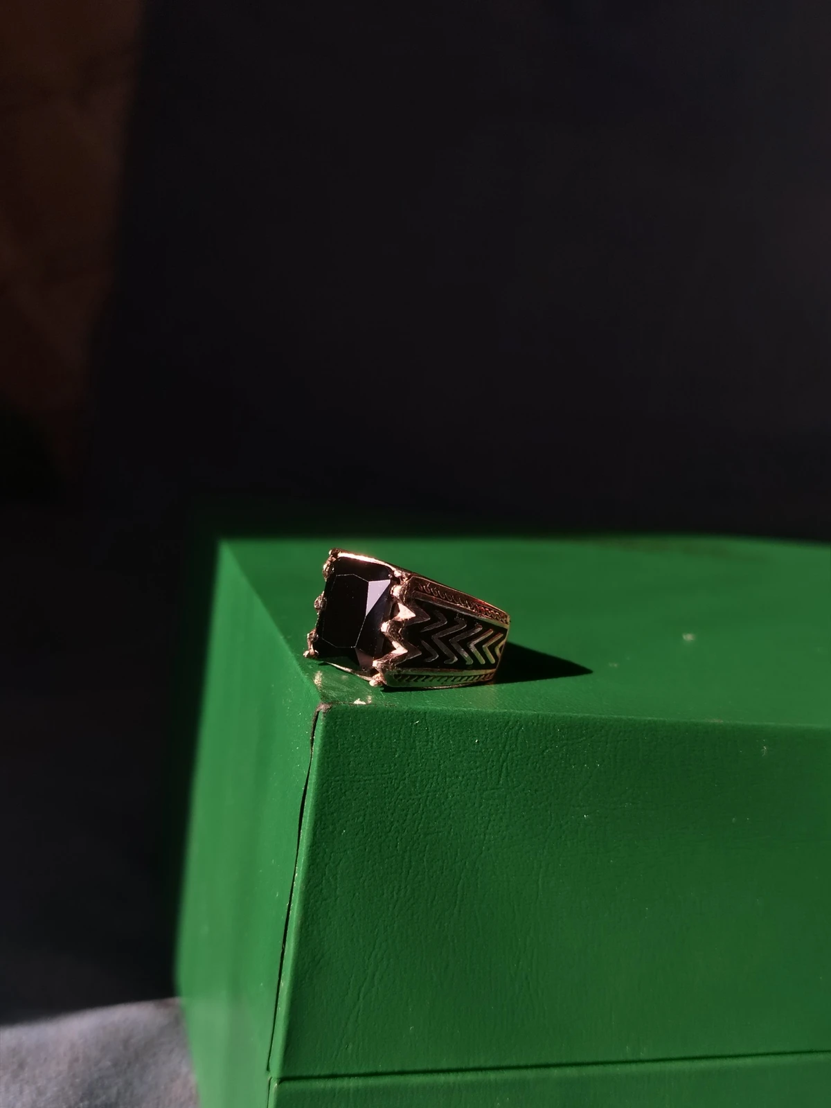 خاتم رجالي بلون فضي وحجر أسود | Men's Gold Color Ring with Black Stone