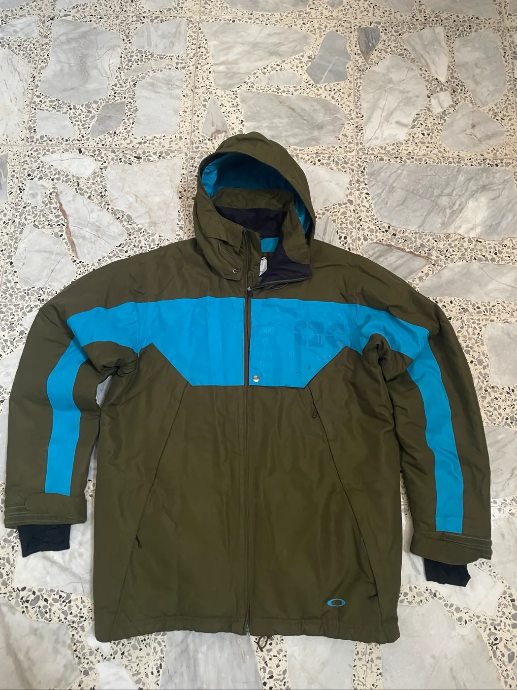 🧥 جاكيت تزلج وشتاء من أوكلي (Oakley) - حالة ممتازة اصلي ✅