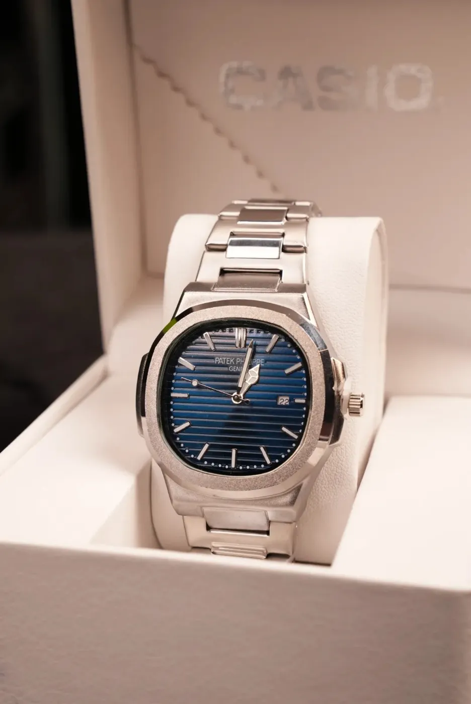 ساعة يد Patek Philippe لون ازرق فضي (كوبي)