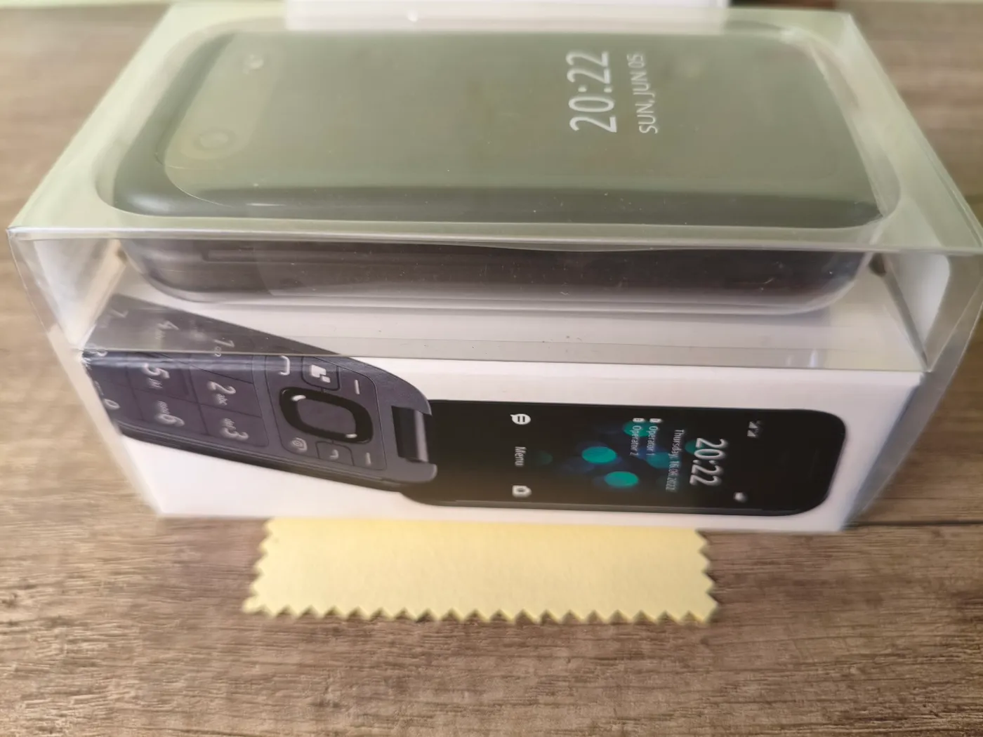 نوكيا 2660 فليب (Nokia 2660 Flip 4G) نظيف جداً مع كافة الأغراض - صورة 2