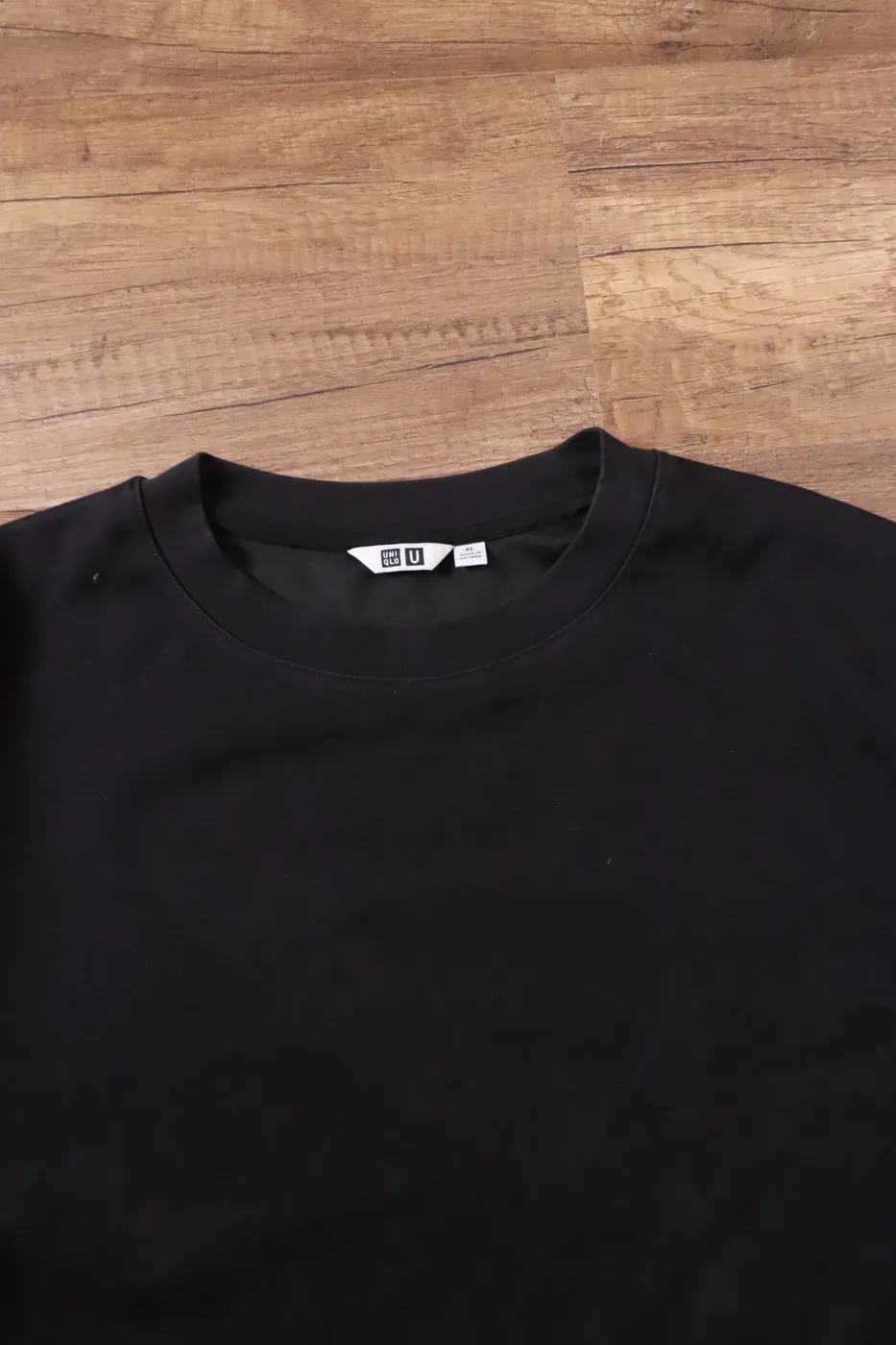 تيشيرت UNIQLO أسود - صورة 3