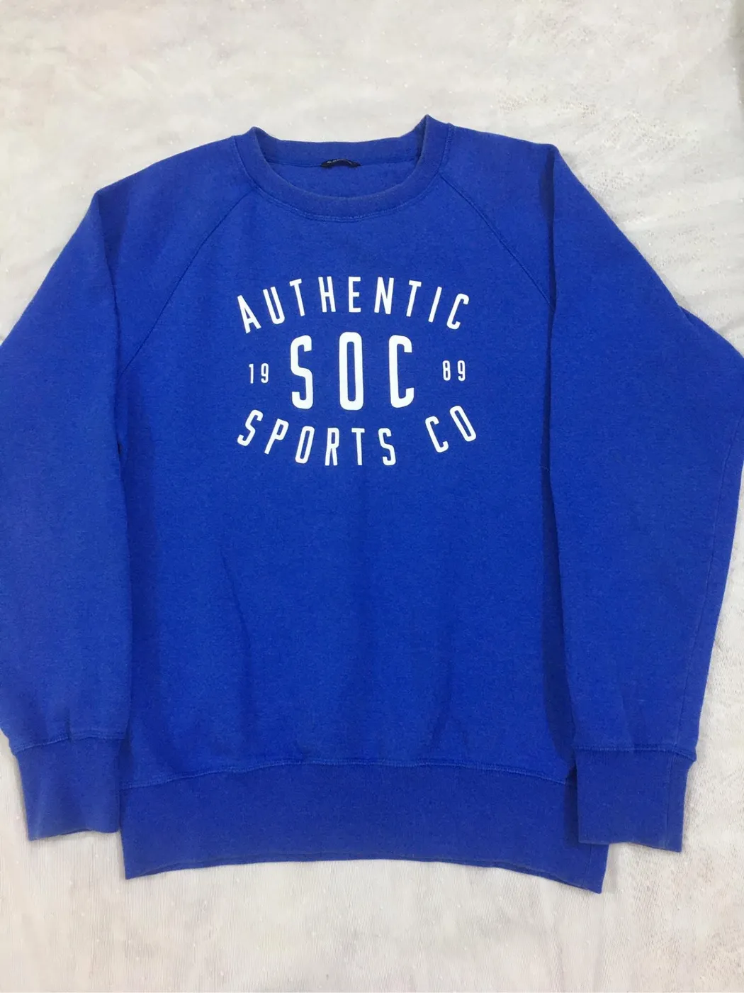 سويتشيرت أزرق SOC