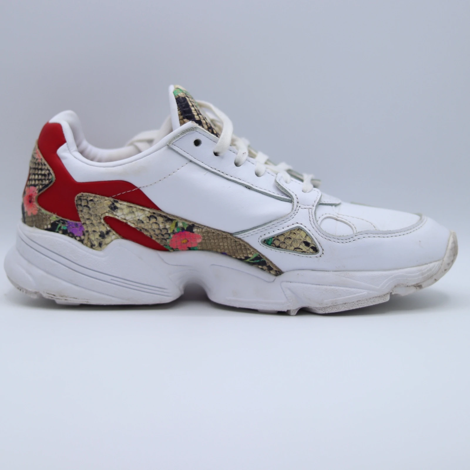 قياس 39.5 /7.5 اديداس اصلي adidas