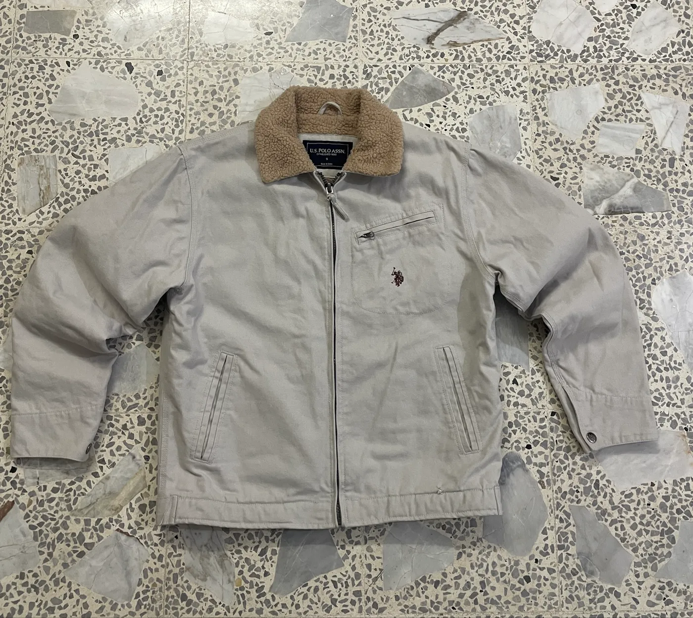 جاكيت أصلي U.S. Polo Assn. فخم بياقة وداخل فرو
