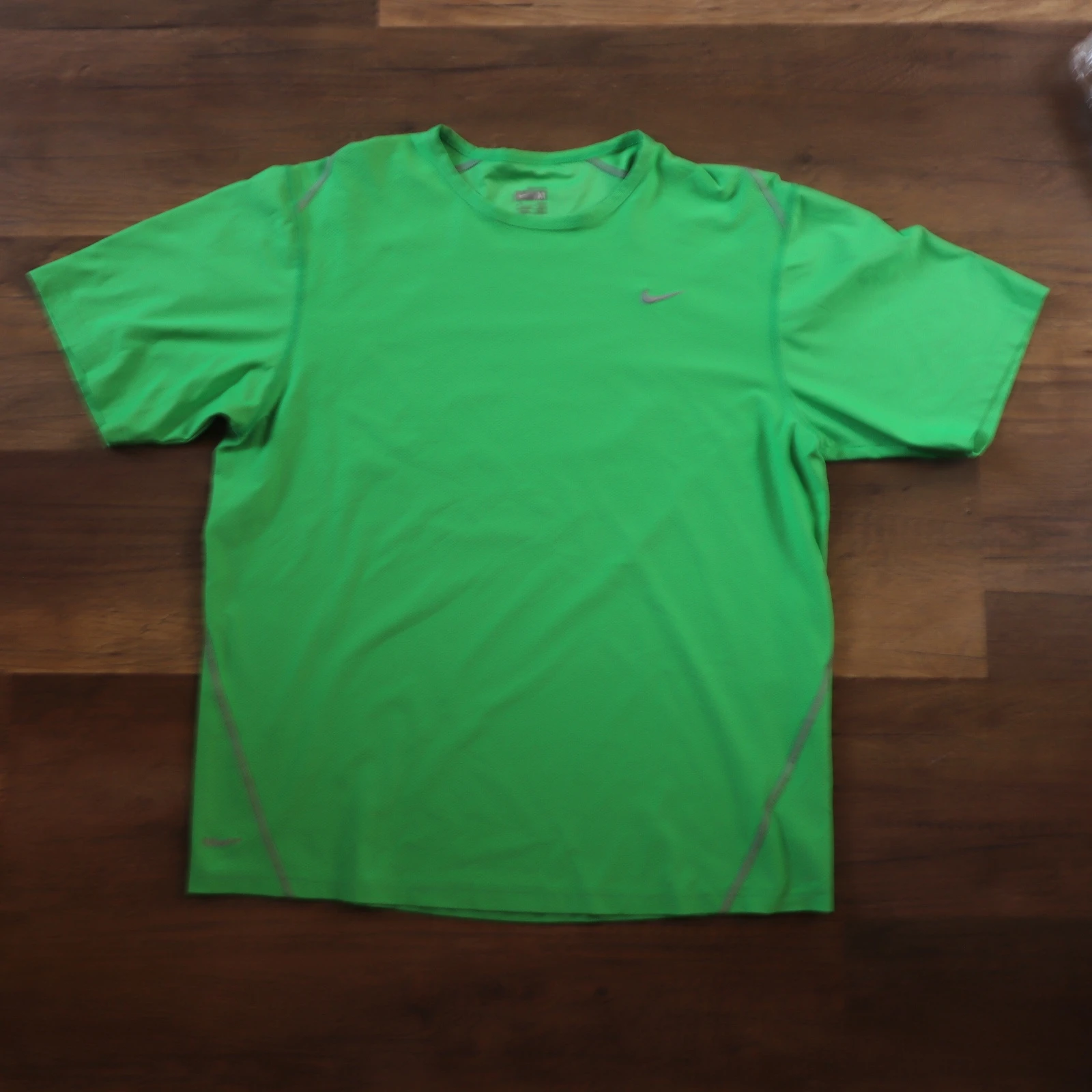 تيشيرت نايكي رياضي أخضر | Nike Green Athletic T-Shirt